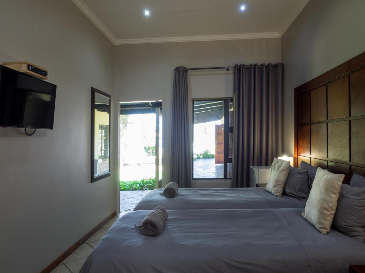 Hotel @ Secunda Bagian luar foto