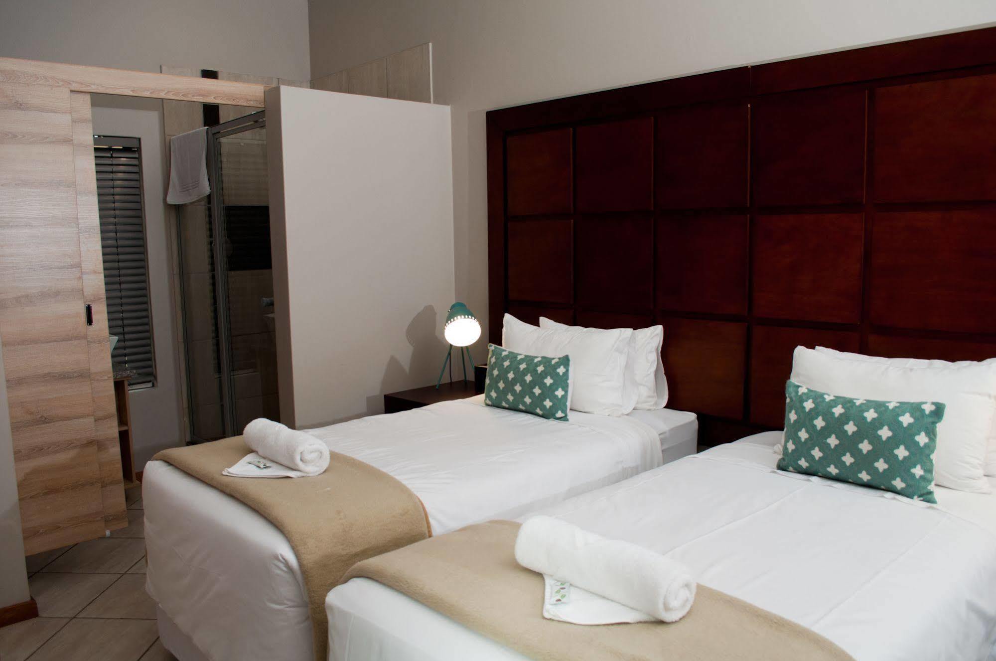 Hotel @ Secunda Bagian luar foto