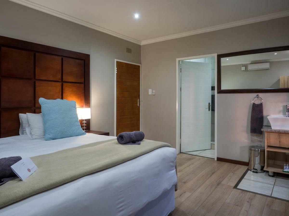 Hotel @ Secunda Bagian luar foto